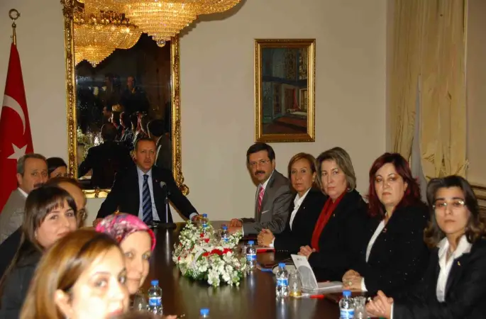 Memurluğu bıraktı, şimdi dünya markalarına gelinlik dikiyor
