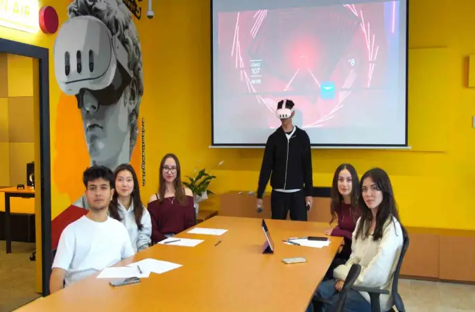 Menteşe Belediyesi Teknoloji ve Gençlik Merkezi’ne gençlerden yoğun ilgi
