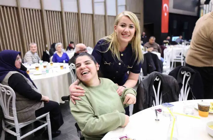 Merkezefendi’de Engelsiz Yaşam Akademisi aileleri iftarda buluştu
