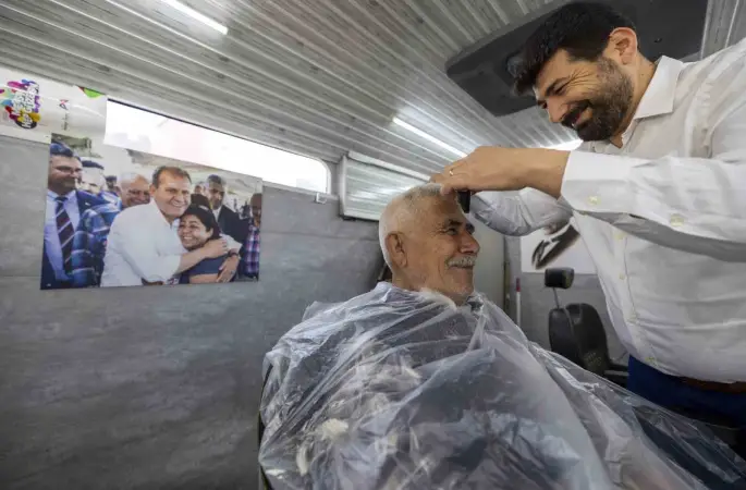 Mersinliler bayrama mobil kuaför ile hazırlandı
