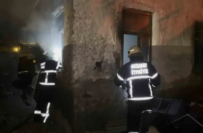 Metruk evde çıkan yangın paniğe neden oldu
