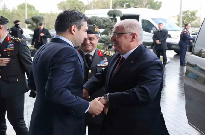 Milli Savunma Bakanı Güler, Özdemir Bayraktar anısına hazırlanan belgeselin gösterimine katıldı
