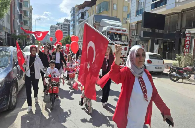 Minik öğrenciler 3 tekerlekli bisikletleriyle kaymakamlığı ziyaret etti
