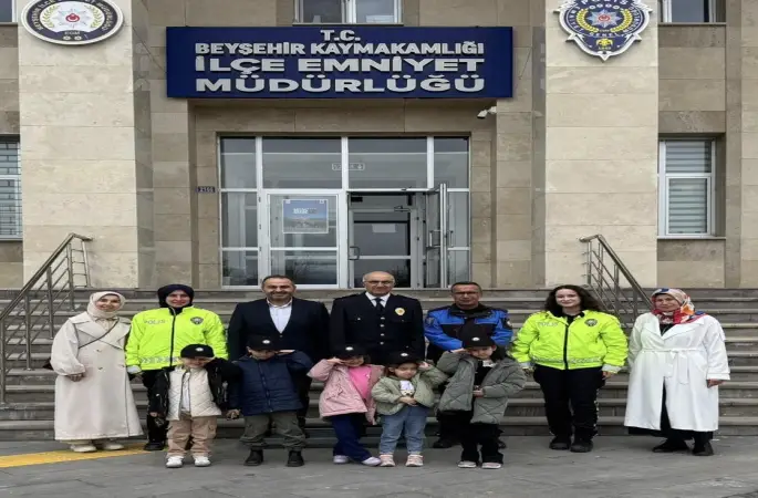 Minik öğrencilerden Beyşehir Emniyetine sürpriz
