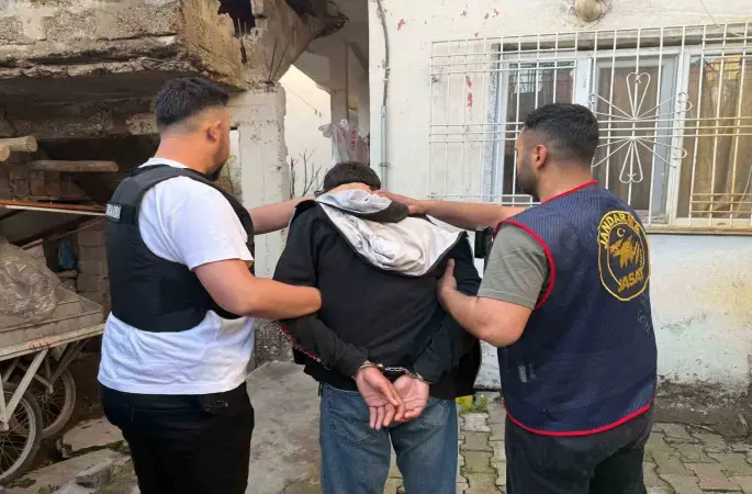 MİT’ten siber suç şebekesine operasyon: 12 gözaltı
