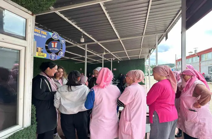 Mobil sigara bırakma polikliniğine kadın işçilerden yoğun ilgi
