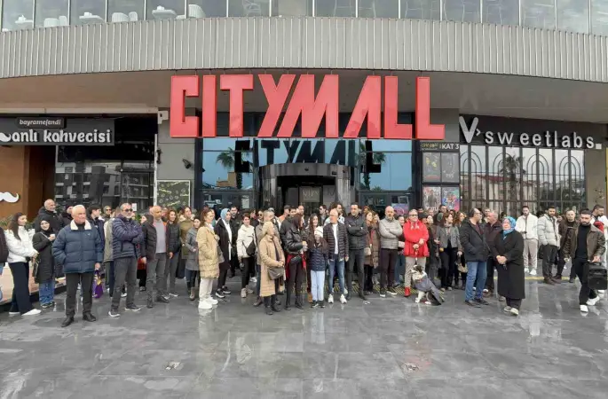 Mühürlenen CityMall AVM için basın açıklaması
