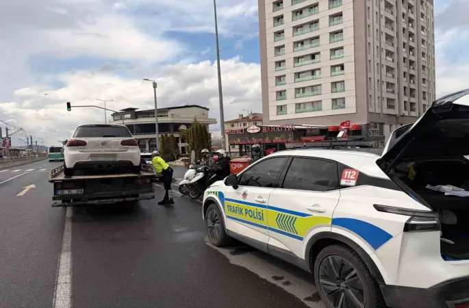 Mürekkep balığı egzozlu araç sürücüsüne ceza
