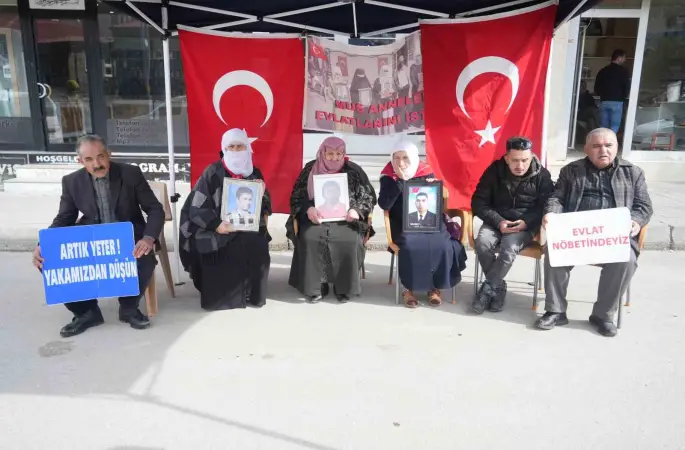 Muş’ta evlat nöbeti devam ediyor
