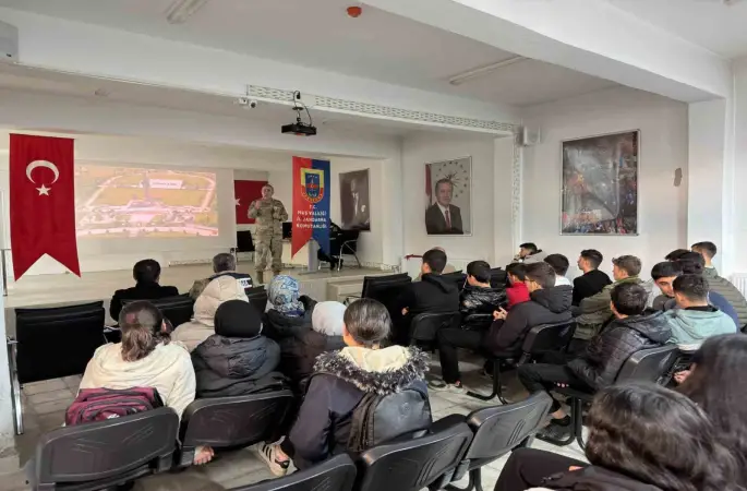 Muş’ta öğrencilere Jandarma Teşkilatı’nın tanıtımı yapıldı
