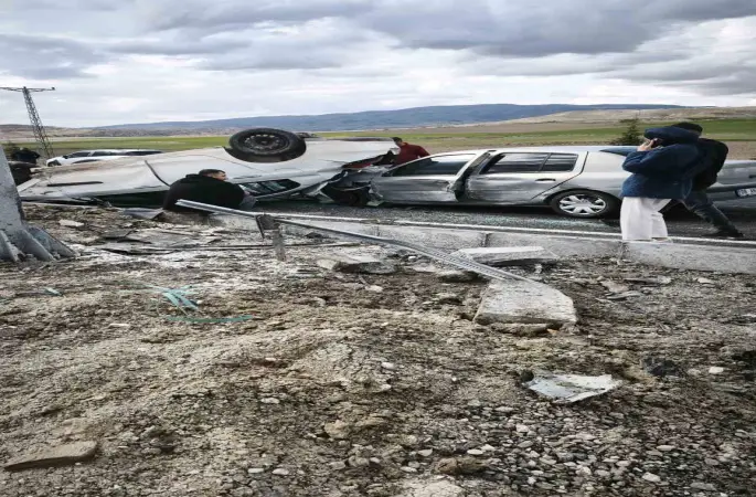 Nevşehir’de iki otomobil çarpıştı: 3 yaralı
