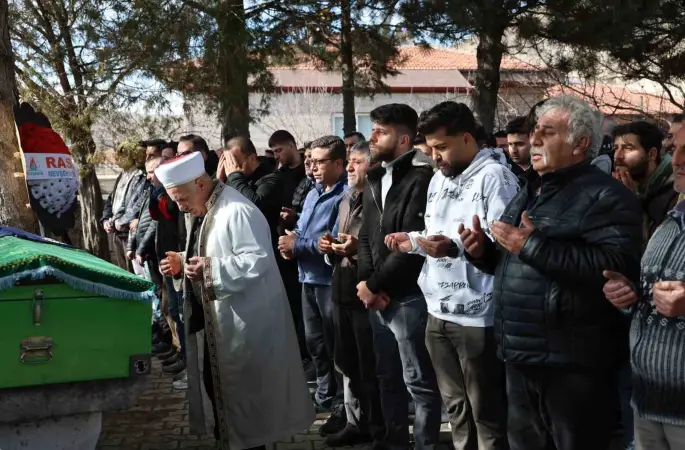 Nevşehir’de kayalıklardan düşerek yaşamını yitiren genç kız son yolculuğuna uğurlandı
