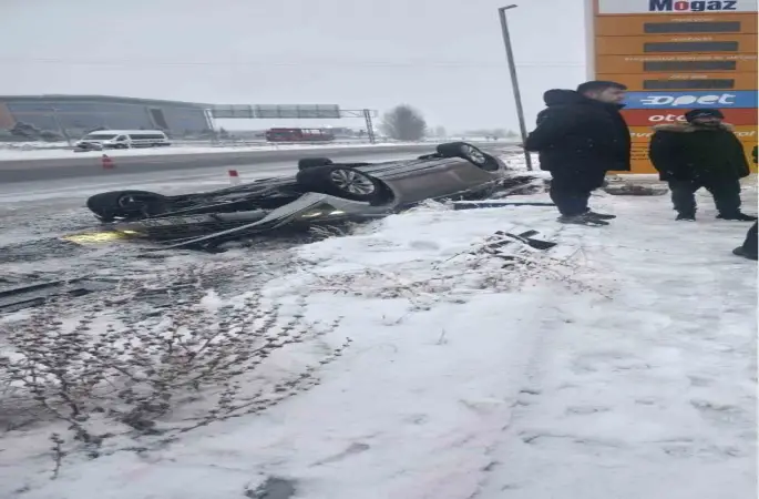 Nevşehir’de kontrolden çıkan otomobil takla attı: Kaza anı kamerada
