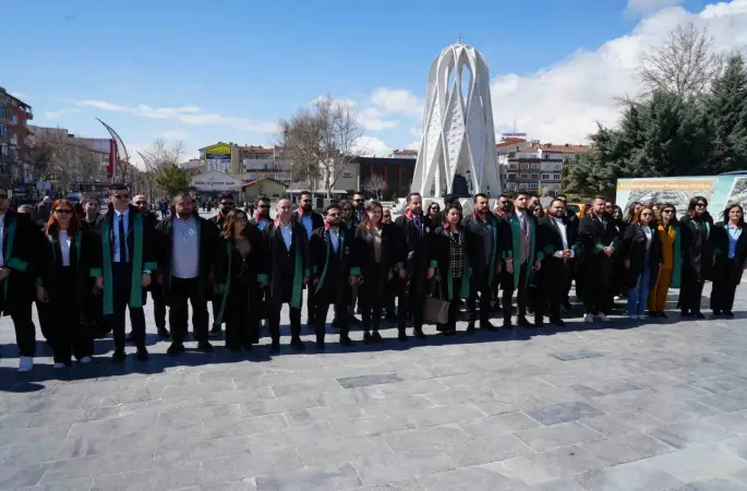 Niğde Barosu Başkanı Öztürk: "Mesleğin güçsüzleşmesi, doğrudan vatandaşların adalete erişimini zedeler"
