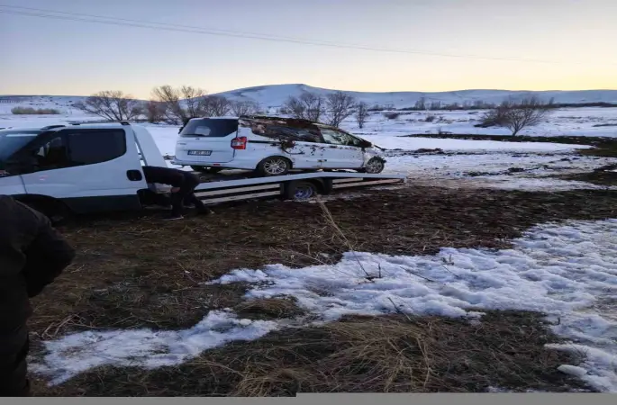 Niğde-Çamardı yolunda araç takla attı, 4 kişi yaralandı
