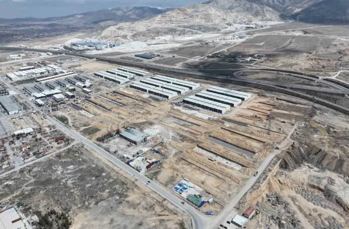 Niğde’de esnafa nefes olacak projenin temeli atıldı
