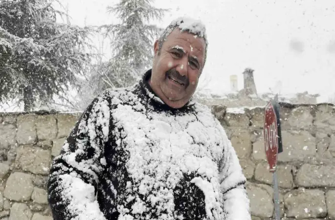 Nisan ayı ortasında Aksaray’da kar yağışı devam ediyor
