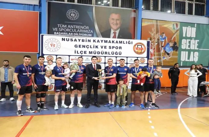 Nusaybin’de kurumlar arası voleybol turnuvası sona erdi
