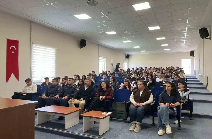 Öğrenci ve öğretmenlere bağımlılıkla mücadele eğitimi
