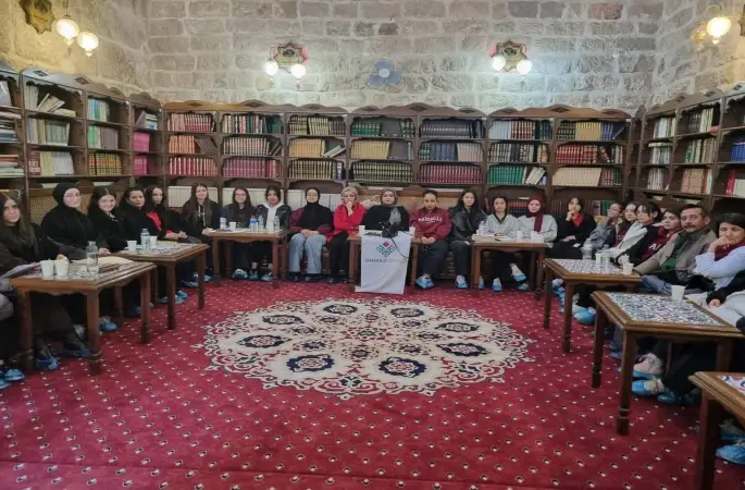 Öğrenciler Aksaray’daki okuma sohbetinde bir araya geldi
