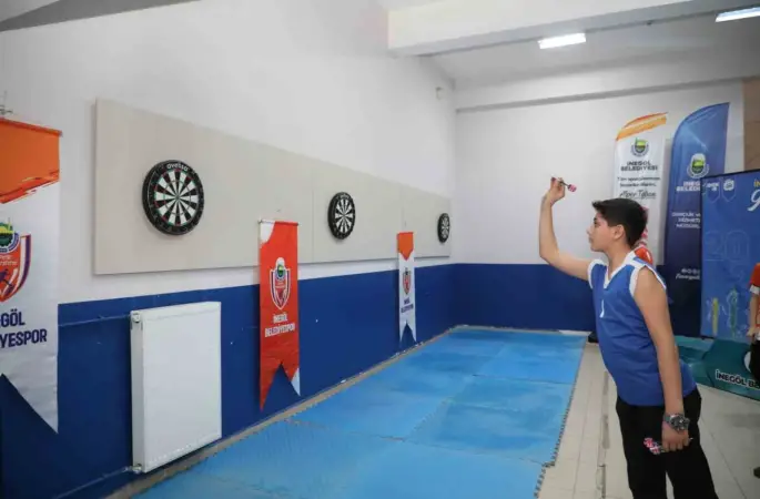 Öğrenciler dart turnuvasında kıyasıya mücadele etti
