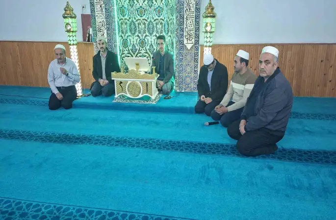 Okul saldırısında hayatını kaybeden öğretmen ve öğrenciler için Hisarcık’ta mevlit okutuldu
