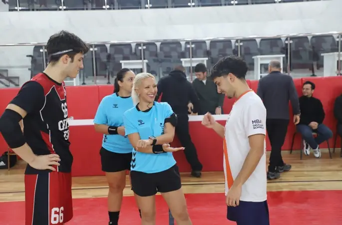 Okul Sporları Gençler B Hentbol Yarı Finalleri Kütahya’da tamamlandı
