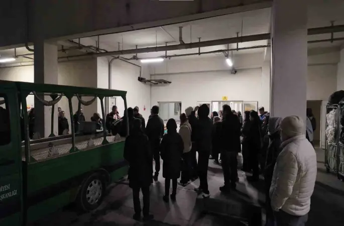 Okuldaki saldırıda hayatını kaybeden Fatmanur öğretmenin cenazesi adli tıpa gönderildi
