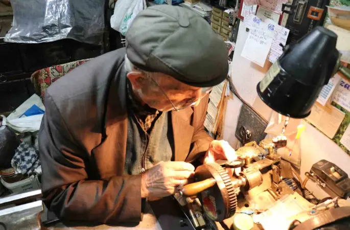 Ömrünü anahtara adadı, 84 yaşında hâlâ tezgâh başında
