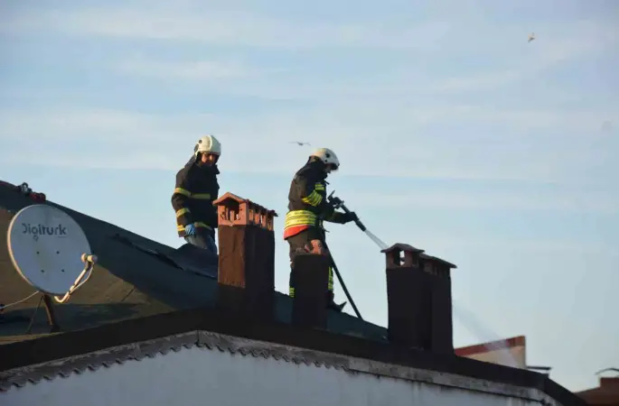 Ordu’da 5 katlı binanın çatısında yangın
