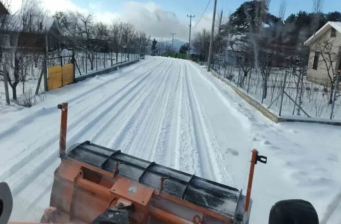Osmangazi’nin yüksek kesimlerinde kar nöbeti
