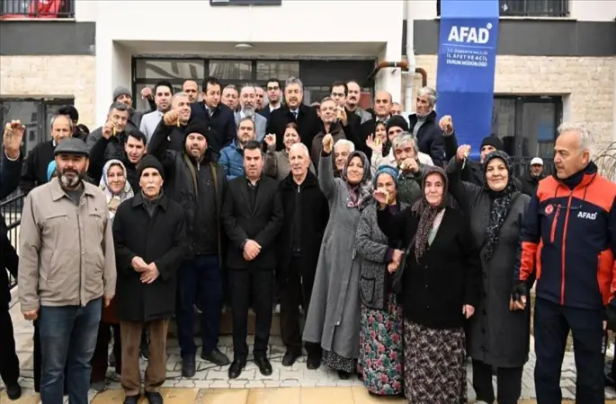 Osmaniye'de 221 deprem konutunun anahtarları hak sahiplerine teslim edildi