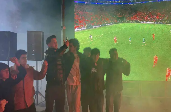 Osmaniye’de Galatasaray’ın galibiyeti havai fişek ve meşalelerle kutlandı
