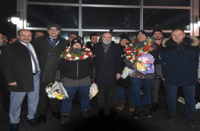 Otizmli İkiz Milli Kayakçılara Erzurum’da coşkulu karşılama
