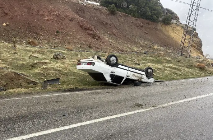 Otomobil takla attı: 2 yaralı
