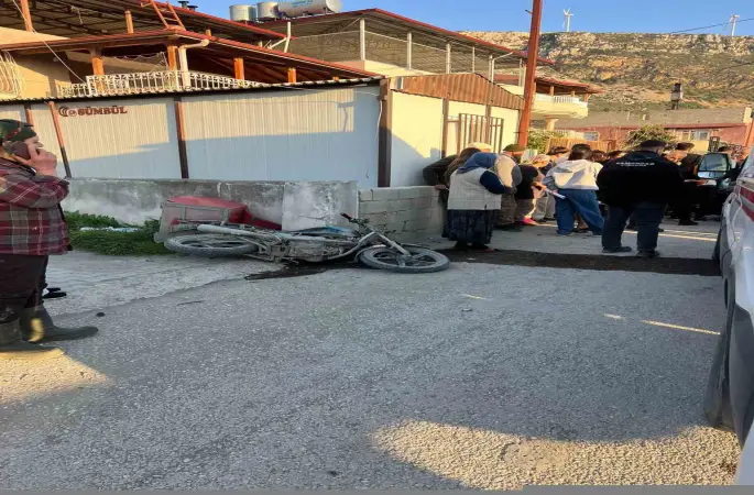 Otomobille çarpışan motosikletli ağır yaralandı
