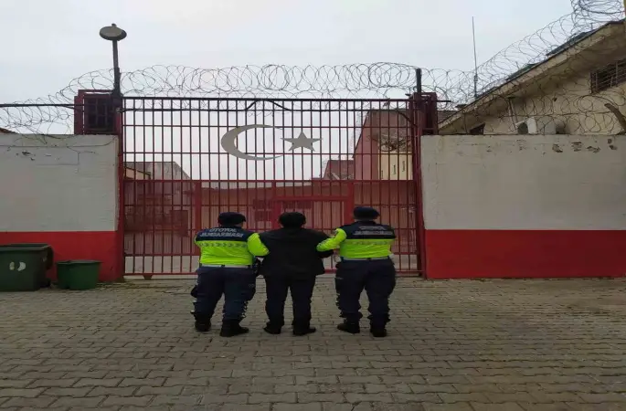 Otoyol uygulamasında firari hükümlü yakayı ele verdi
