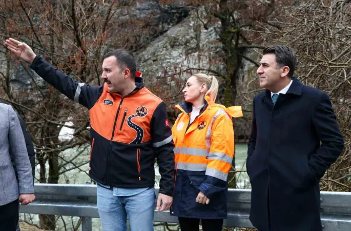 Ovacık yolunda tehlikeli virajlar genişletiliyor
