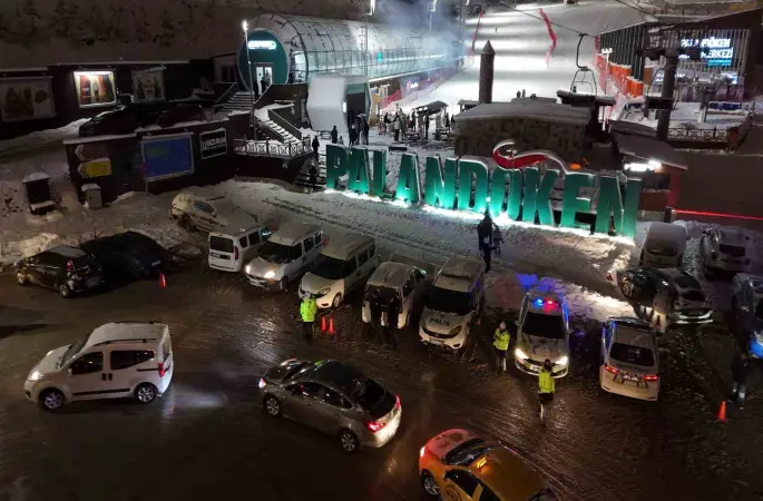 Palandöken Kayak Merkezi’nde jandarma ve polis ekipleri yoğun güvenlik önlemi aldı
