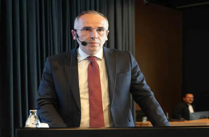 Perçin: "Borç stokumuz 17 milyardan 6,7 milyara düştü"
