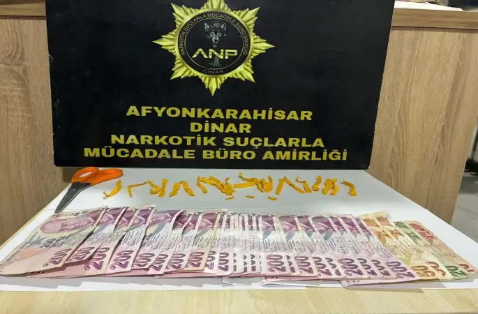 Polis 25 adet peçeteye emdirilmiş uyuşturucu madde ele geçirdi
