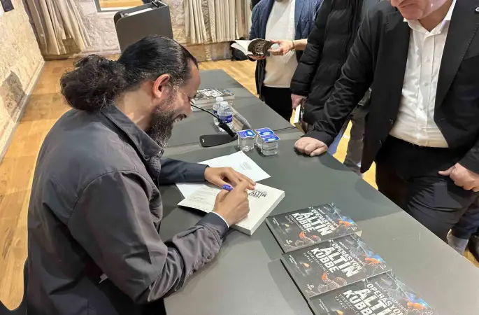 Politik kurgu romanı "Operasyon Altın Kubbe" tanıtıldı
