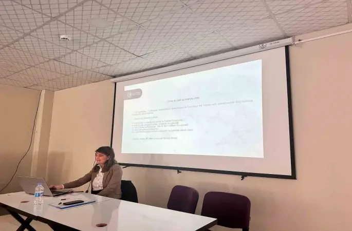 Pülümür’de kadınlara kooperatifçilik eğitimi verildi
