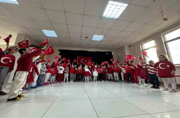 Pursaklar’da bulunan okullarda ‘Bayrak Sevgisi’ etkinlikleri
