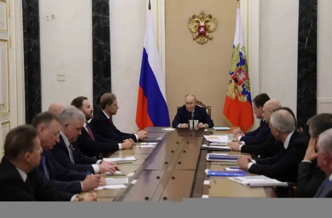 Putin: "Rusya, petrol ve doğal gaz tedariki konusunda Avrupalılarla çalışmaya hazır"
