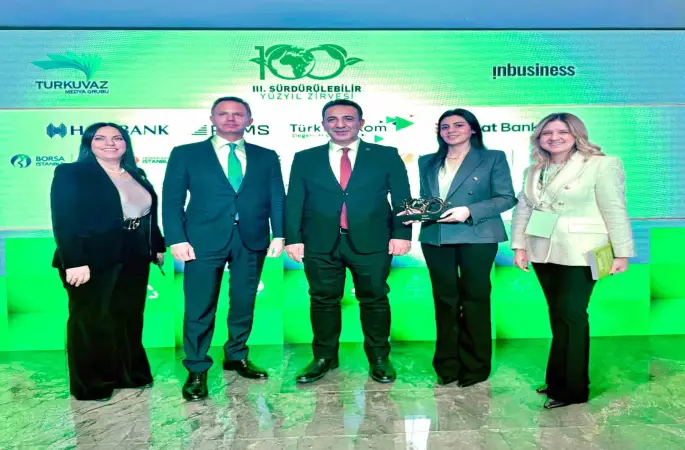 RE&UP, tekstil sektöründeki döngüsel ekonomi modeliyle Sürdürülebilirlik Liderleri Ödülü’nün sahibi oldu
