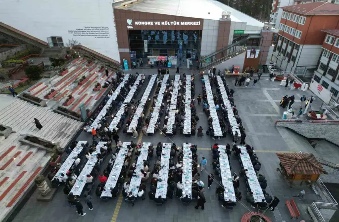 RTEÜ’de öğrenciler iftarda buluştu
