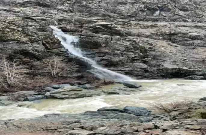 Sağanak yağışlar kuruyan şelaleleri canlandırdı
