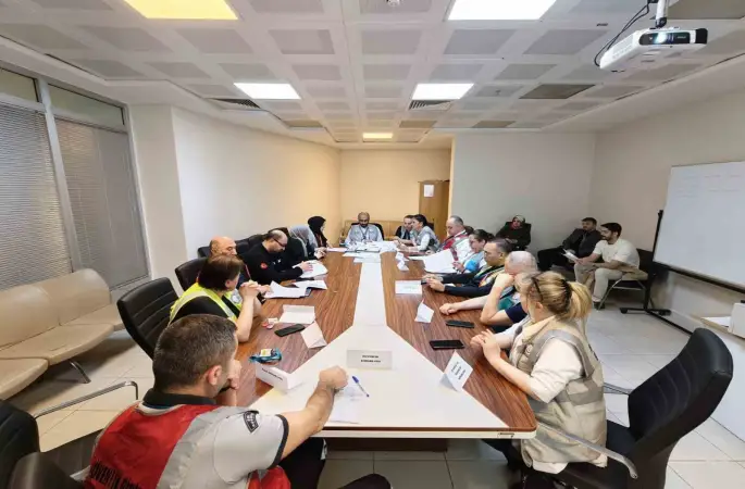 Sağlık ekipleri Düzce’ de masa başı tatbikatı yaptı
