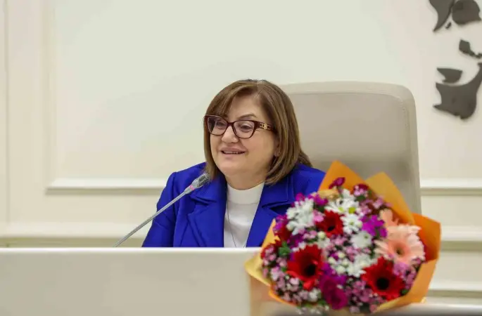 Şahin, başarılı sporcularla bir araya geldi
